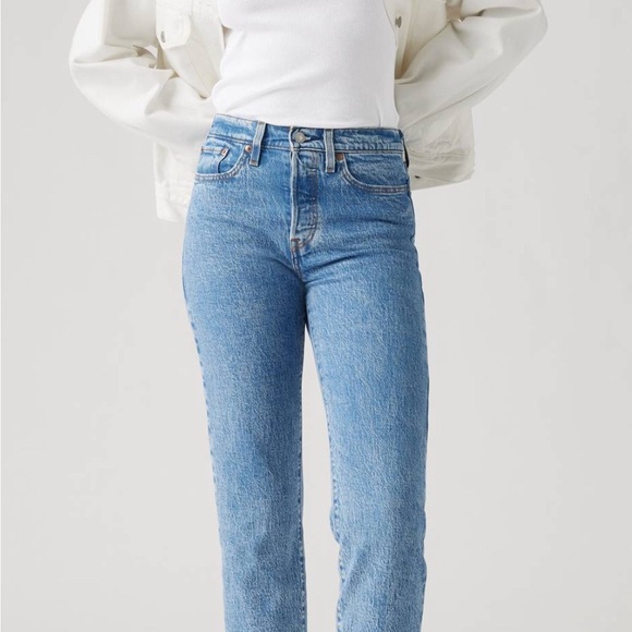 Levi’s - Wedgie Straight - Picture 5 of 10